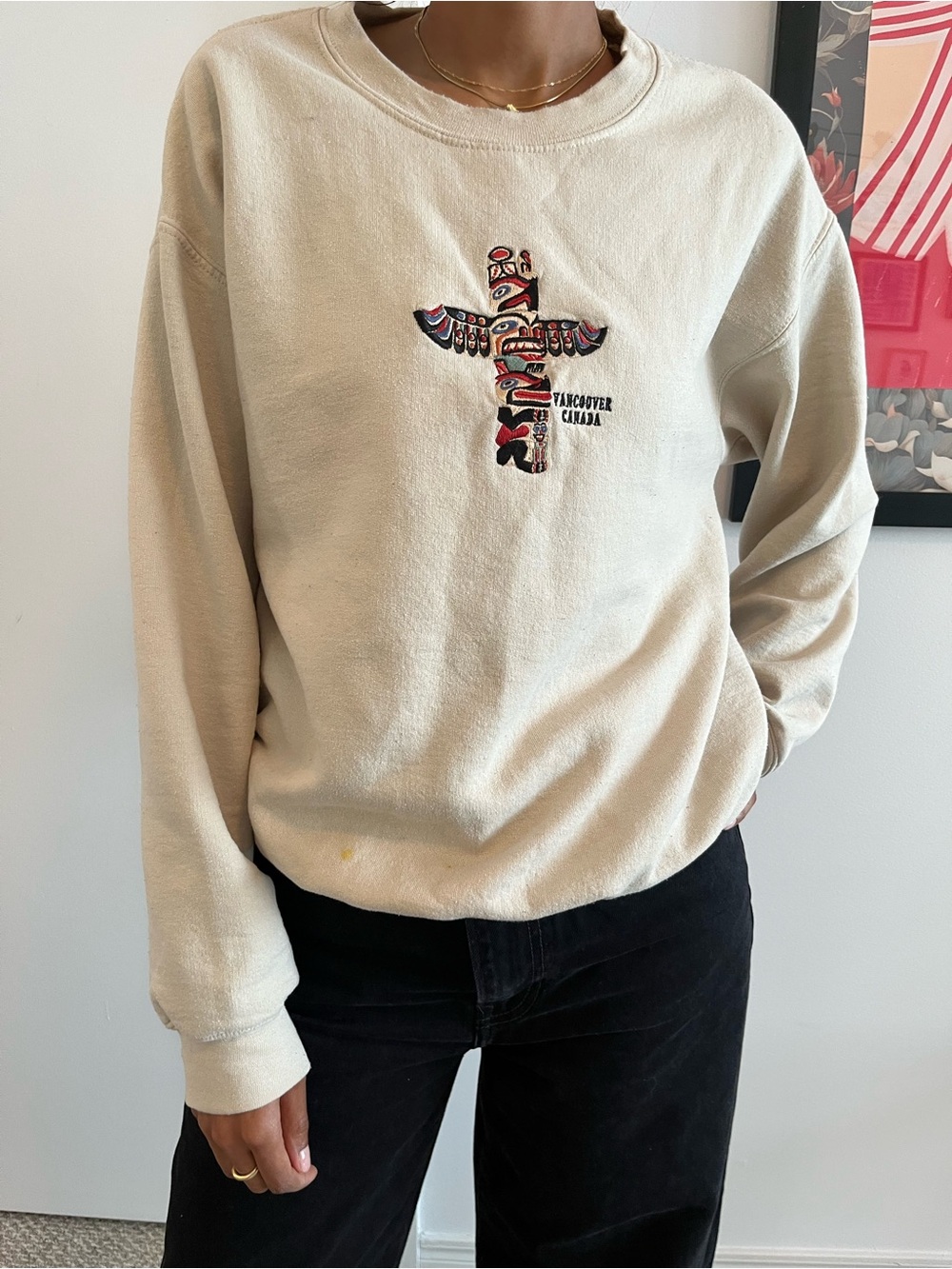 Embroidered Totem Crewneck sweater n